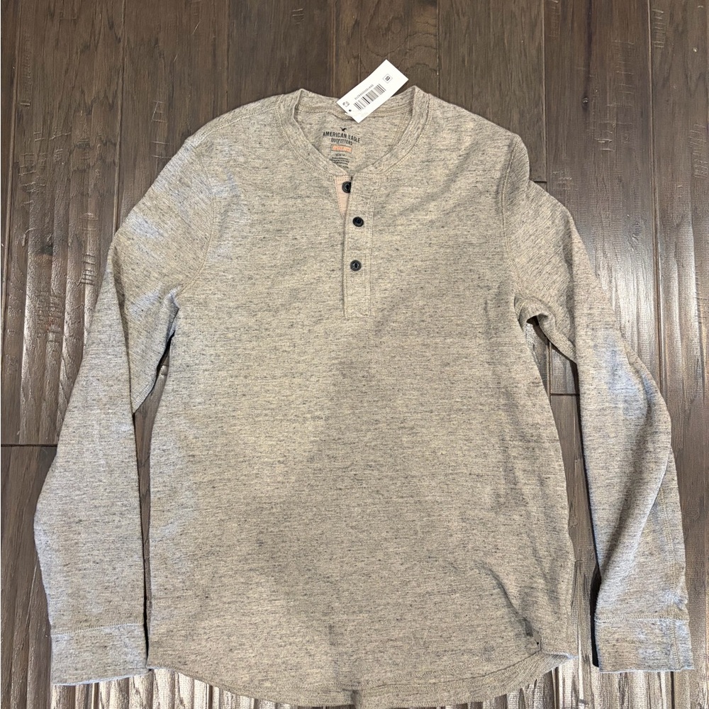 American Eagle Outfitters Heather Gray Long Sleeve Henley. Active Flex material.